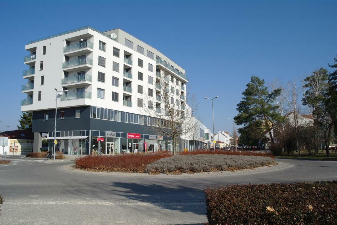 Apartmán Centroom Piest'any Esterno foto